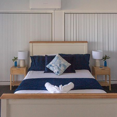 Appartamento Bella Vista - Spectacular Ocean Views & Continental Breakfast Yeppoon Esterno foto