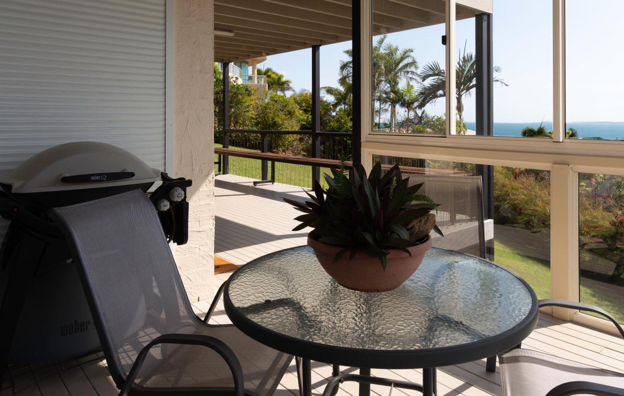 Appartamento Bella Vista - Spectacular Ocean Views & Continental Breakfast Yeppoon Esterno foto