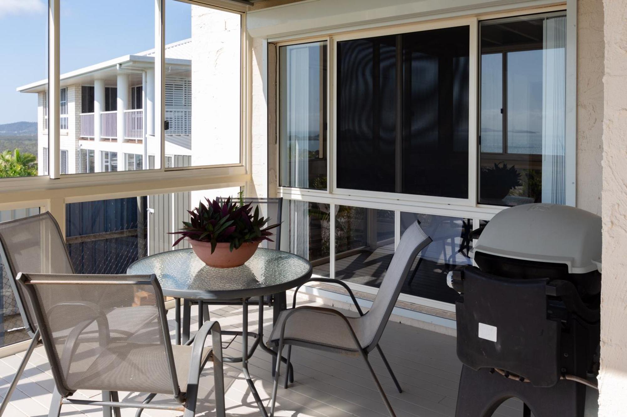 Appartamento Bella Vista - Spectacular Ocean Views & Continental Breakfast Yeppoon Esterno foto